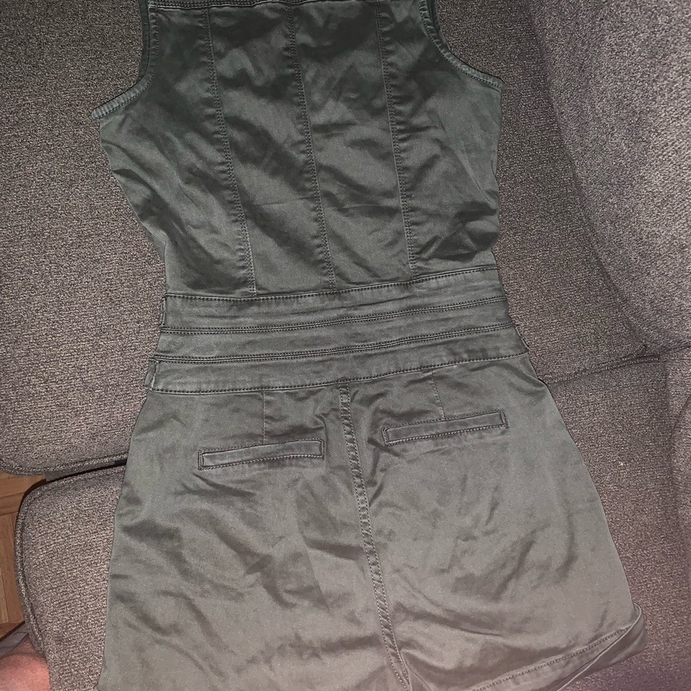 Romper - Picture 2 of 4